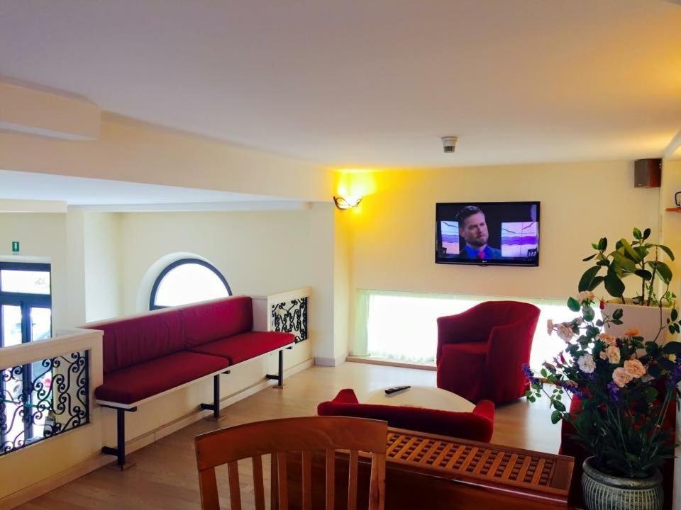 Hotel Katy Viareggio Kültér fotó