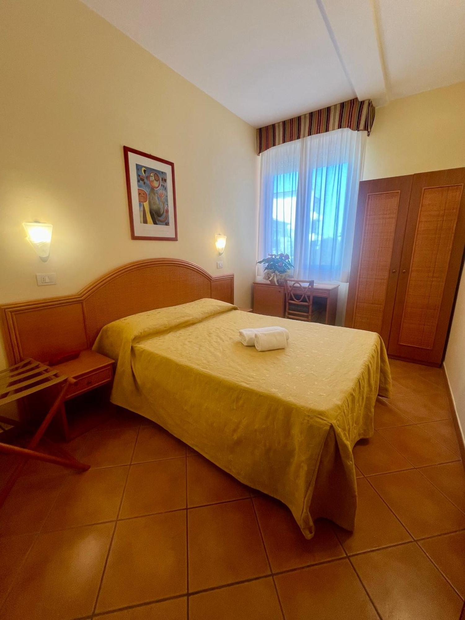 Hotel Katy Viareggio Kültér fotó
